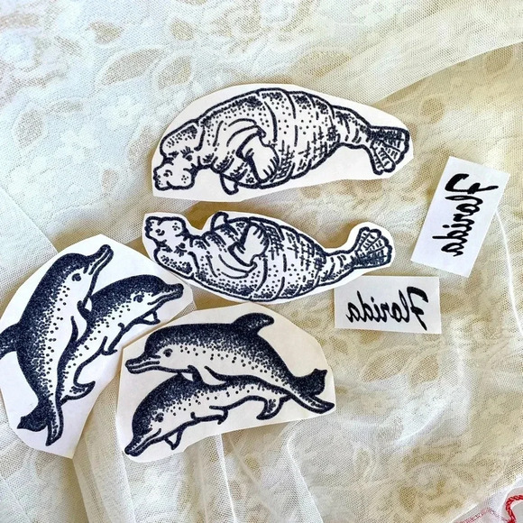 Iron-On Tee/T-Shirt patches Dolphin Manatee Florida set of 6/half-dozen patches - Picture 1 of 6